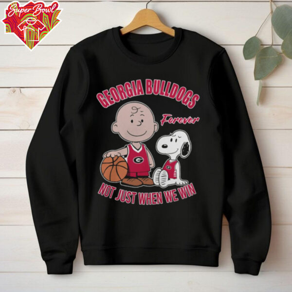 Charlie Brown And Snoopy Georgia Bulldogs Forever Not Just When We Win Shirt