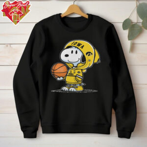 Iowa Basketball x Snoopy T Shirt