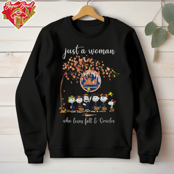 MLB New York Mets Peanuts Characters Just A Woman Who Loves Fall & Mets Baseball Shirt