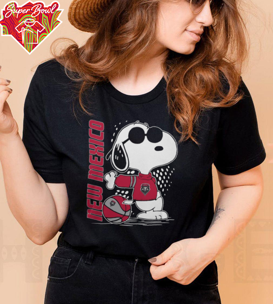 New Mexico Lobos Basketball Snoopy The Peanuts 2025 Hoodie New Mexico Lobos Basketball Snoopy The Peanuts 2025 Hoodie