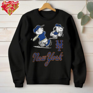New York Mets Shop Charlie Brown And Snoopy Baseball Players New York Mets Logo 2024 Shirt