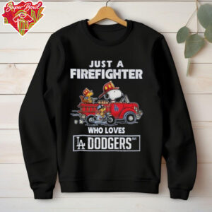 Official Snoopy And Woodstocks Just A Firefighter Who Loves Los Angeles Dodgers MLB 2025 Shirt