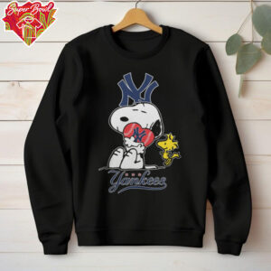 Official Snoopy Hug Heart New York Yankees Baseball Shirts