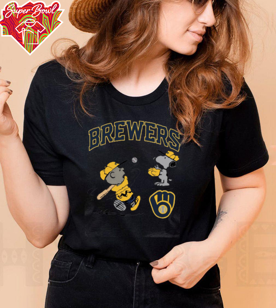 Peanuts Charlie Brown And Snoopy Playing Baseball Milwaukee Brewers T Shirt Peanuts Charlie Brown And Snoopy Playing Baseball Milwaukee Brewers T Shirt