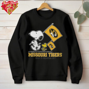 Peanuts Snoopy And Woodstock Missouri Tigers Road To Oklahoma City Shirt Black