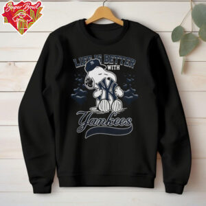 Snoopy Life Is Better With New York Yankees Heart 2025 Shirt